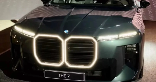 Bộ đôi BMW X5 và 7-Series đời mới rò rỉ “ảnh nóng” trước khi ra mắt trong tương lai gần