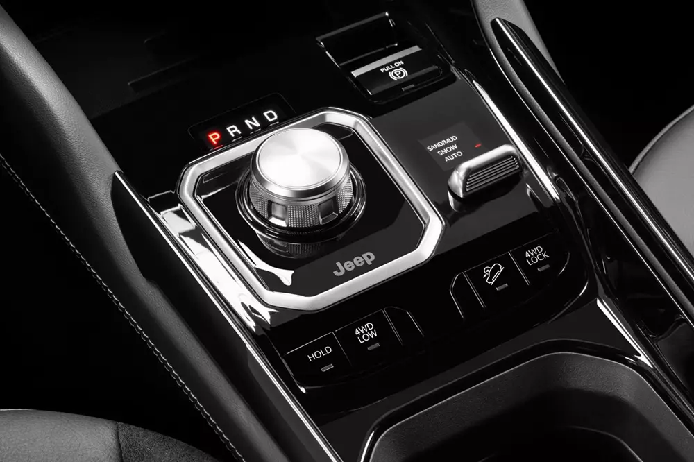 SUV 3 hàng ghế Jeep Commander được nâng cấp, có cả phiên bản bọc thép chống đạn - Ảnh 5.