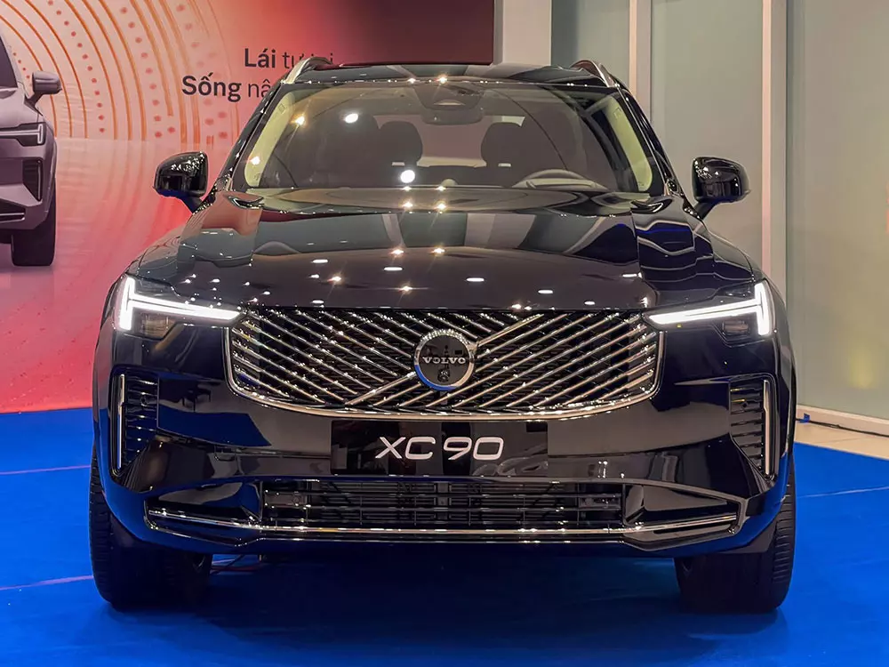 Volvo XC90 2026 chính thức ra mắt Việt Nam, giá rẻ hơn đến 1 tỷ đồng so với trước - Ảnh 3.