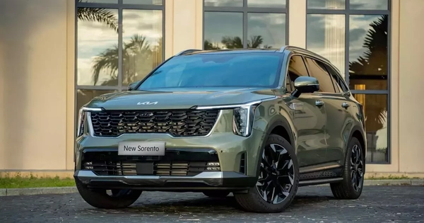 Doanh số SUV hạng D tháng 4/2026: Kia Sorento đi ngược xu hướng, bán chạy hơn cả Toyota Fortuner