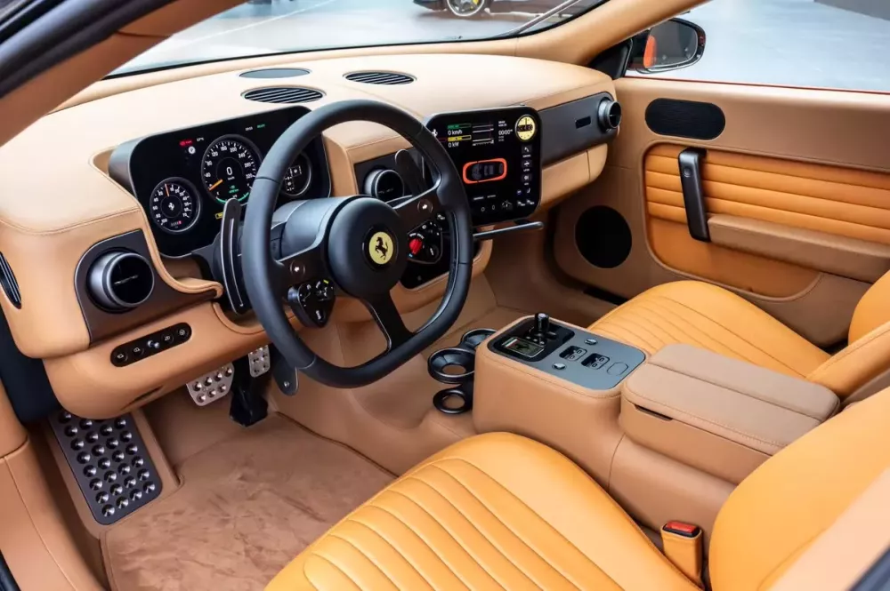 Trái với ngoại thất, nội thất của Ferrari Luce lại được nhiều người khen ngợi. Trái với ngoại thất, nội thất của Ferrari Luce lại được nhiều người khen ngợi.