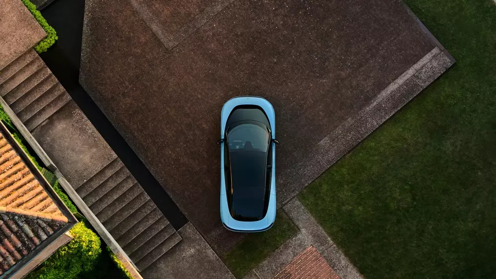 Ferrari Luce sở hữu thiết kế tối giản