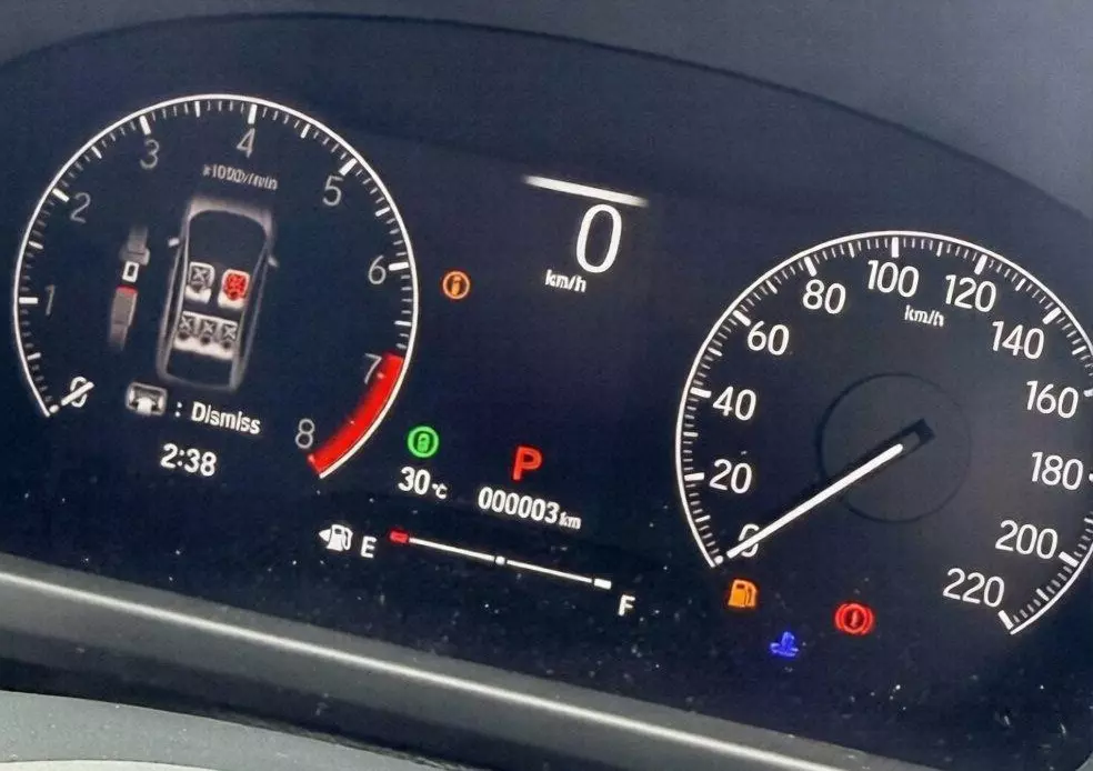 Honda City 2026 lộ rõ nội thất với màn hình cảm ứng cỡ lớn và camera 360 độ trước ngày ra mắt - Ảnh 7. Honda City 2026 lộ rõ nội thất với màn hình cảm ứng cỡ lớn và camera 360 độ trước ngày ra mắt - Ảnh 7.