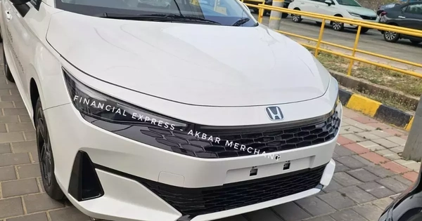 Honda City 2026 lộ diện hoàn toàn trước ngày ra mắt với thiết kế đầu xe mới