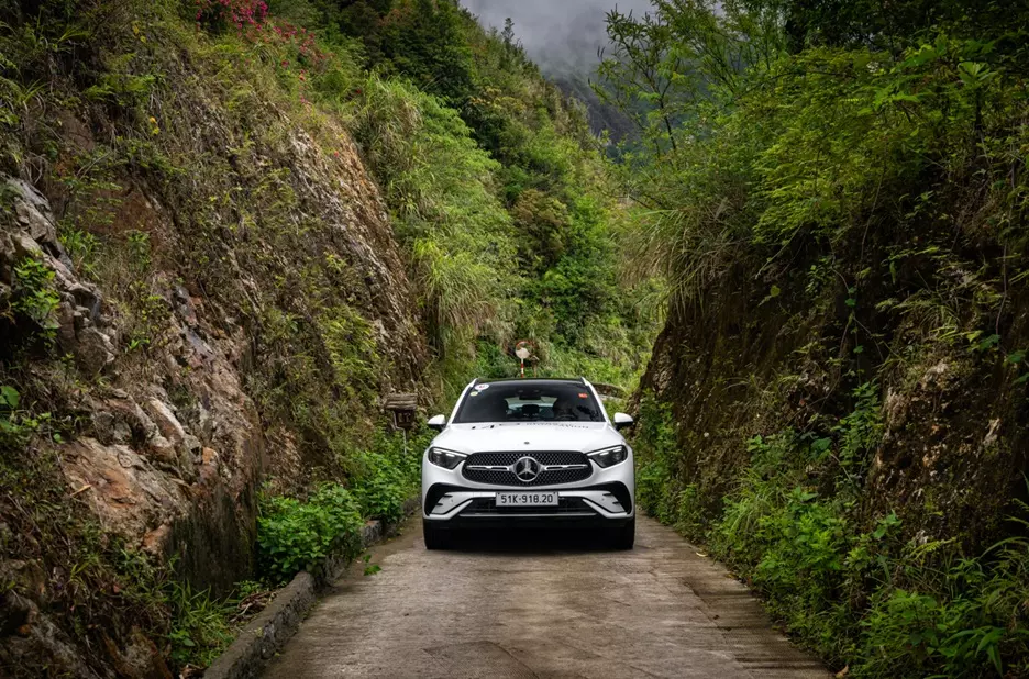 Mercedes-Benz đi vòng quanh thế giới "140 Years. 140 Places." chính thức đến Việt Nam - Ảnh 3.