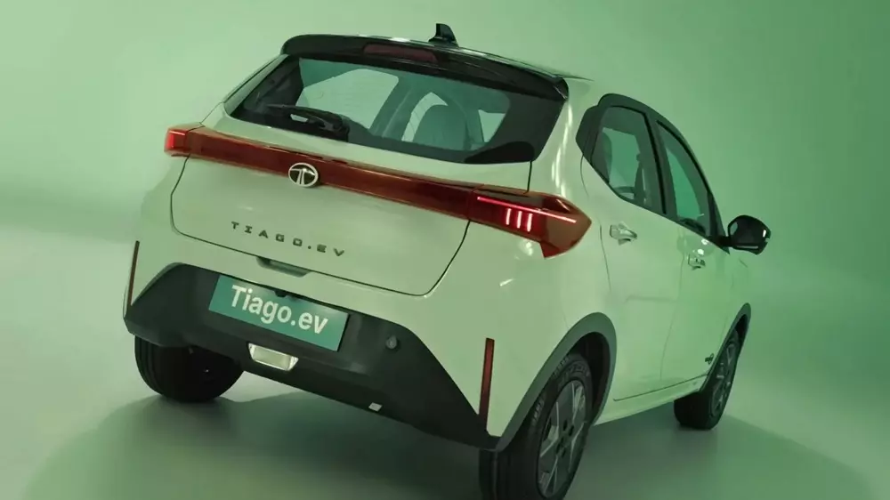 Mẫu xe giá chưa đến 130 triệu đồng của Tata trở lại với diện mạo mang phong cách châu Âu - Ảnh 4.