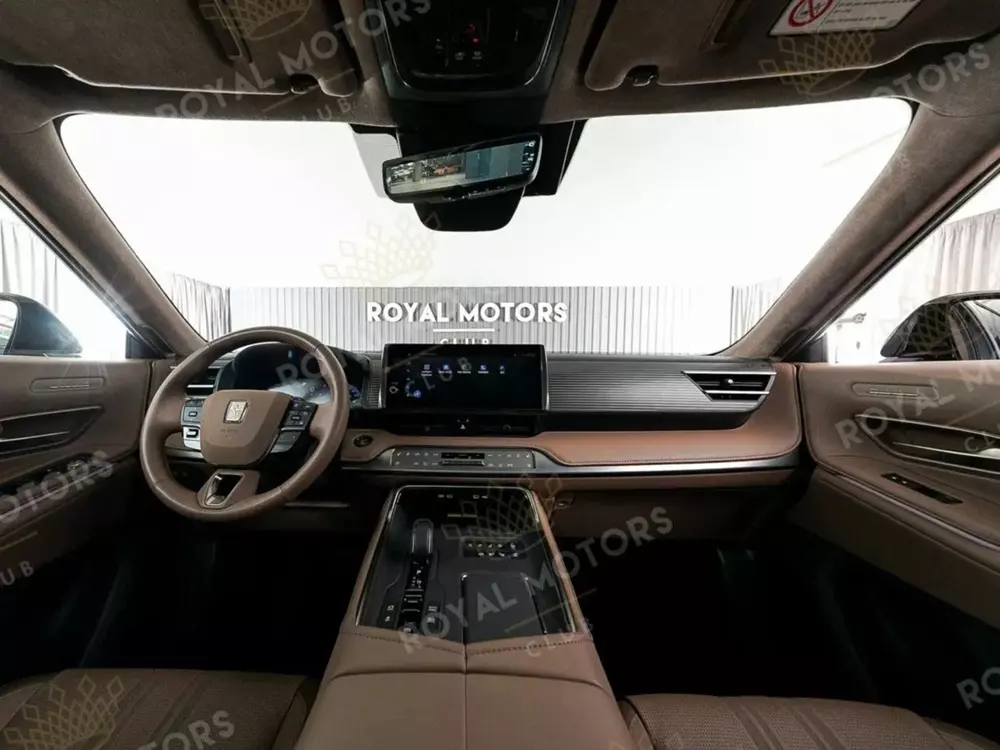 Nội thất của chiếc Toyota Century SUV được bọc da màu nâu