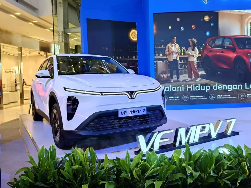VinFast VF MPV 7 chính thức xuất xưởng tại nhà máy ở Indonesia- Ảnh 1.